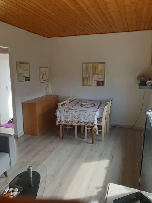 Cozy Apartment In เฮียทส์ฮัลส์ ภายนอก รูปภาพ